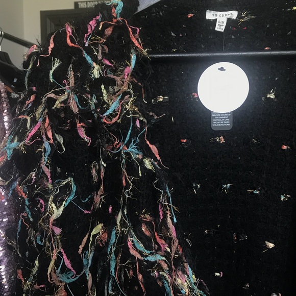 *LAST SWEATER* Shaggy Baby Sweater - Picture 5 of 6